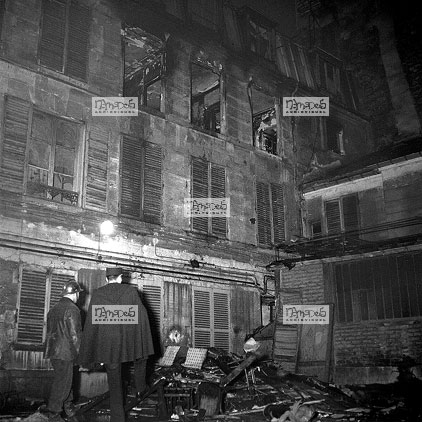 Paris, 25-01, Incendie d'une fabrique de sacs au 50 Fbg du Temple